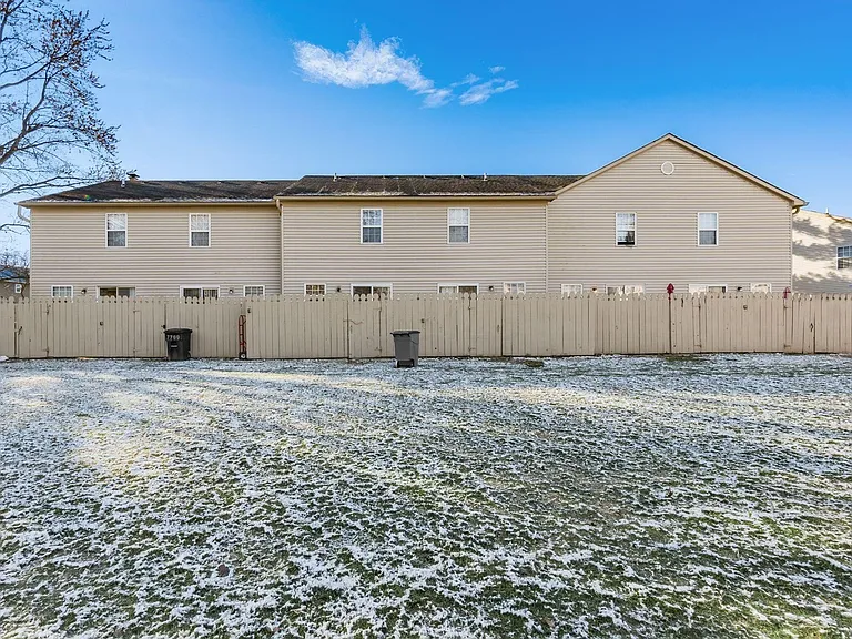 7768 Willowcove Ct — Photo 6