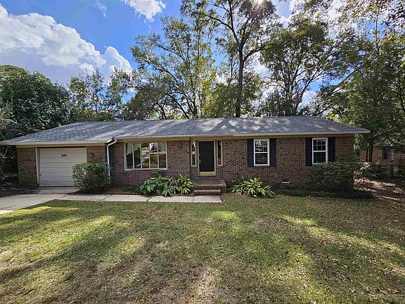 2nd image of 1803 Sherwood Dr