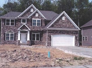 38655 Melrose Farms Dr, Willoughby, OH 44094