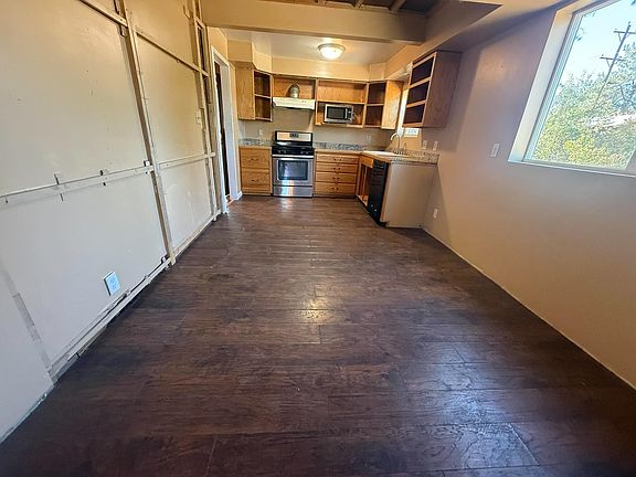 5th image of 540 Pacific St