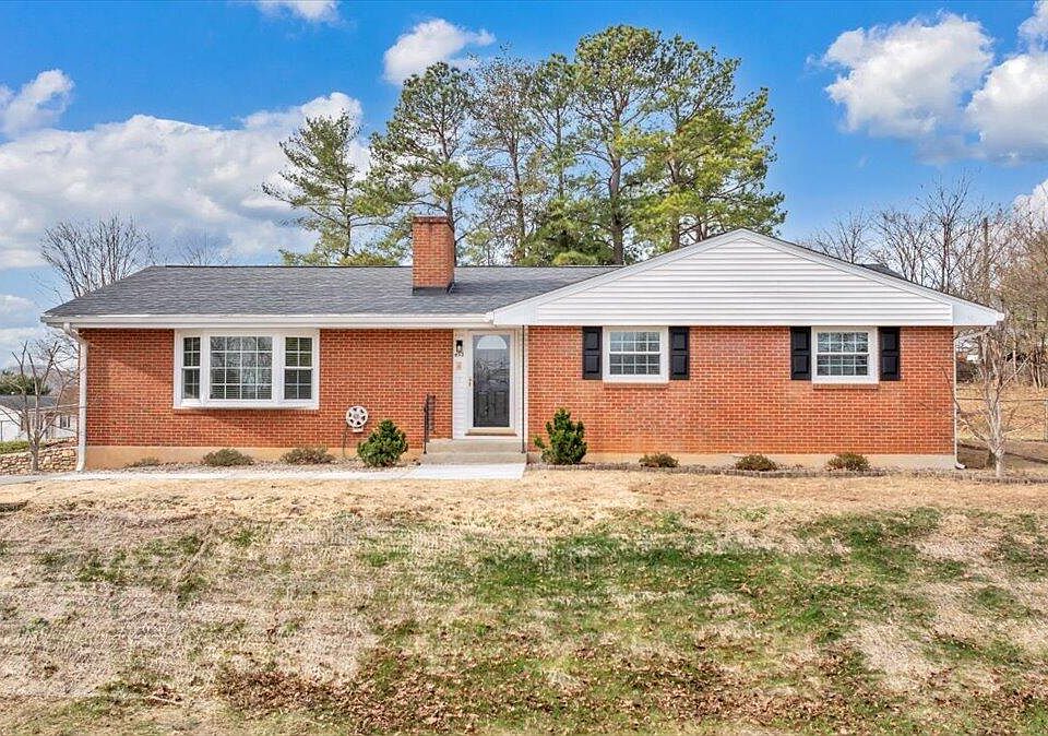 1st image of 453 Howard Dr