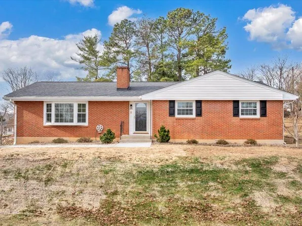 453 Howard Dr, Salem, VA 24153