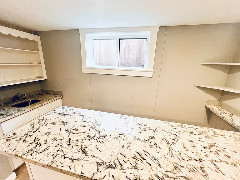 1202 S Cloverdale St — Photo 22