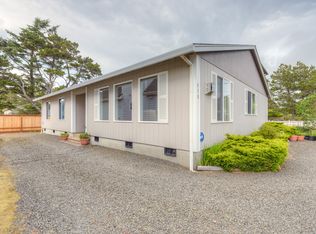 418 15th Ave, Seaside, OR 97138