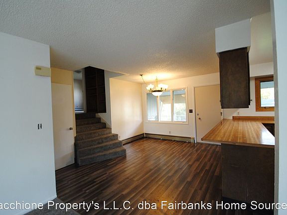 5th image of 210 Haines Ave APT A