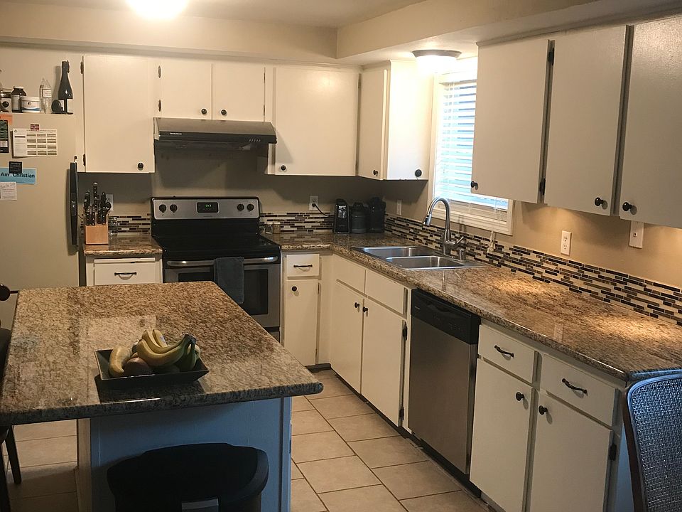 1st image of 13820 NE 50th St