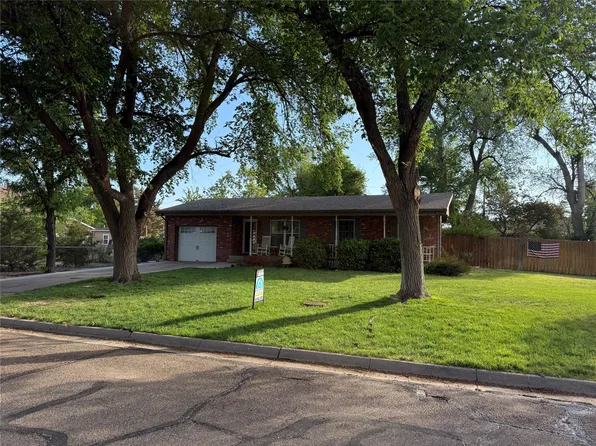 206 N Hamilton St, Lakin, KS 67860