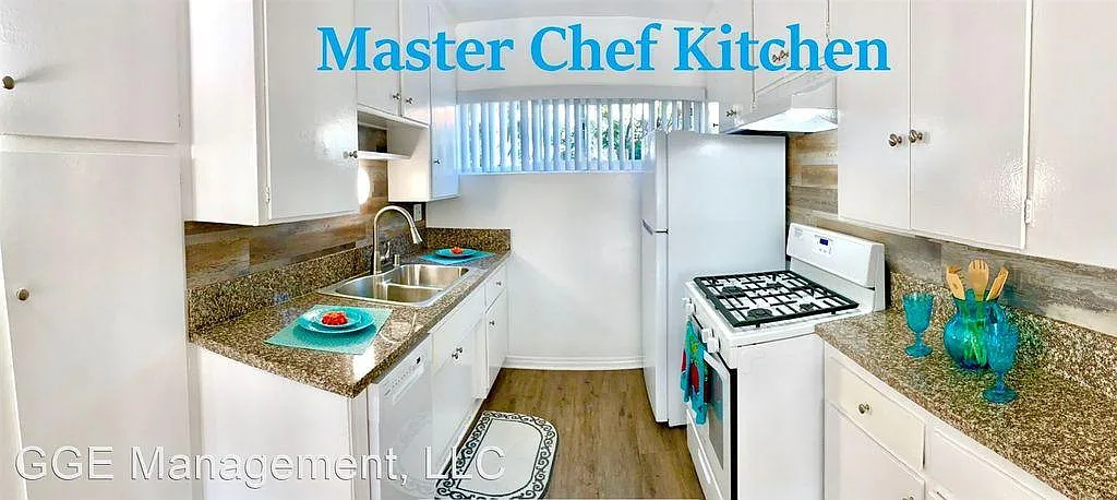 Marina Bay Club Apartments — Photo 4