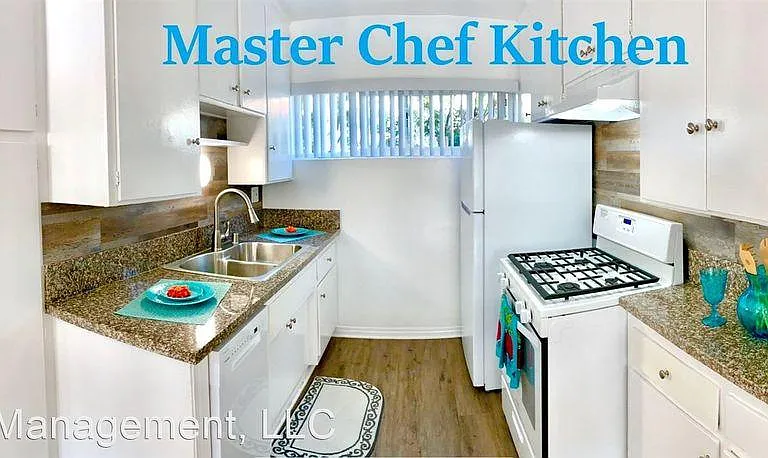 Marina Bay Club Apartments — Photo 4