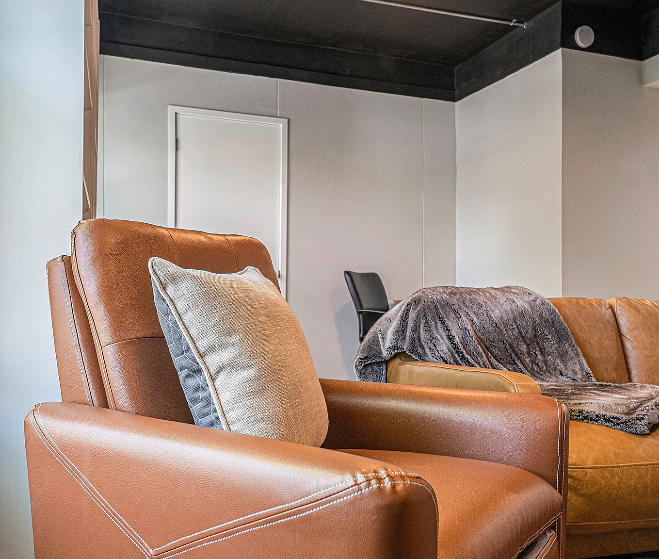 2 bed, 900 sqft, $2,797 — Photo 4