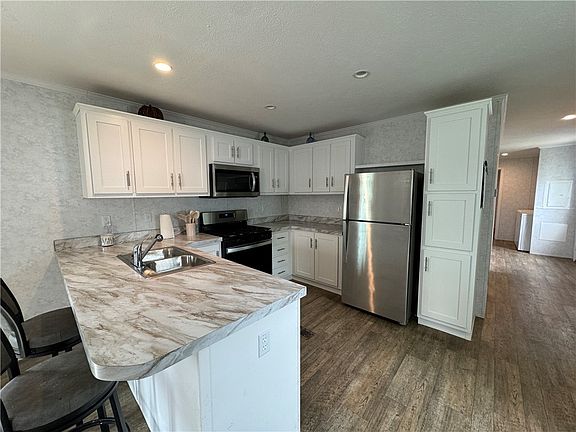 5th image of 1021 Waterloo Geneva Rd #31