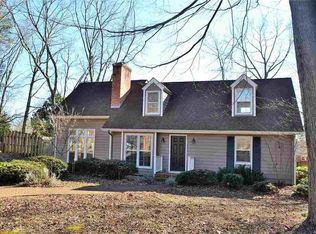 500 Woodmont Dr, Charlottesville, VA 22901