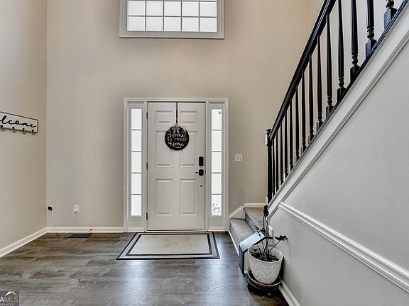 3rd image of 2486 Hampton Park Dr