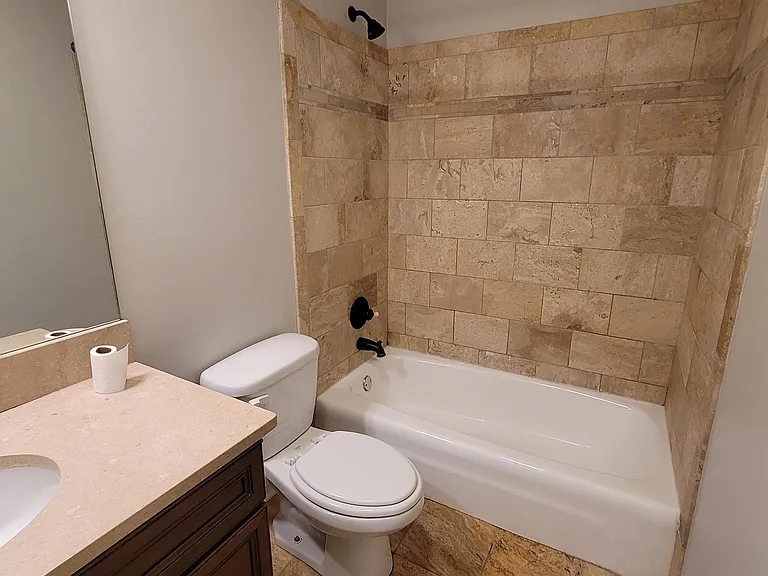 508 N Cass Ave #204 — Photo 6