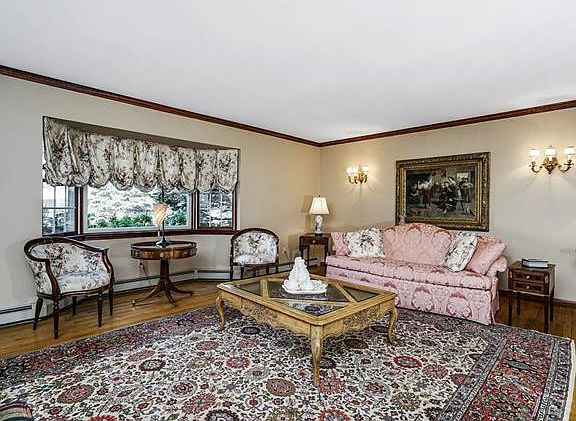 4th image of 86 Park St