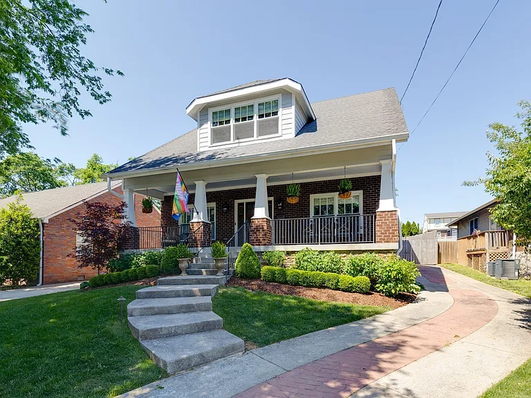 2500C W Linden Ave — Photo 2
