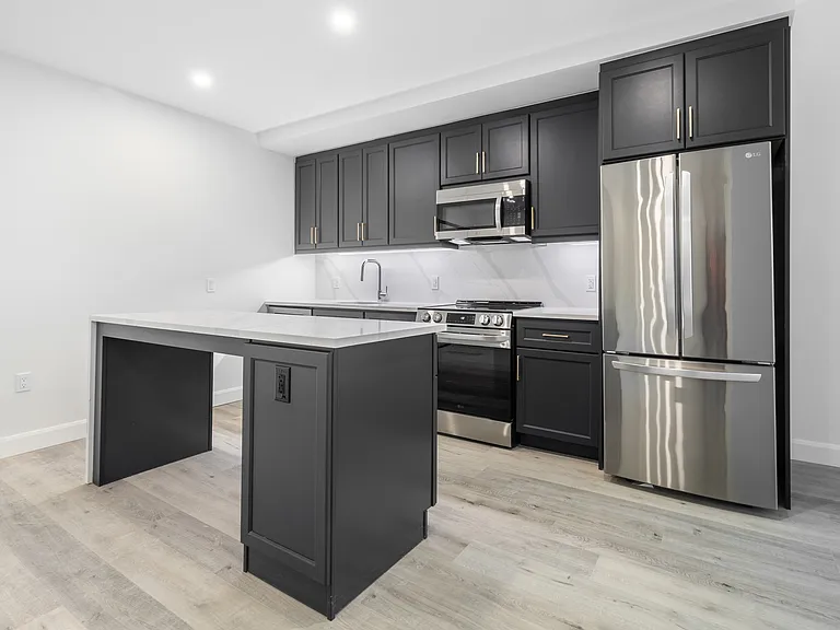 6301 Campeau Dr — Photo 15