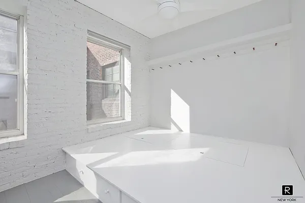 Sold by R New York | media 17