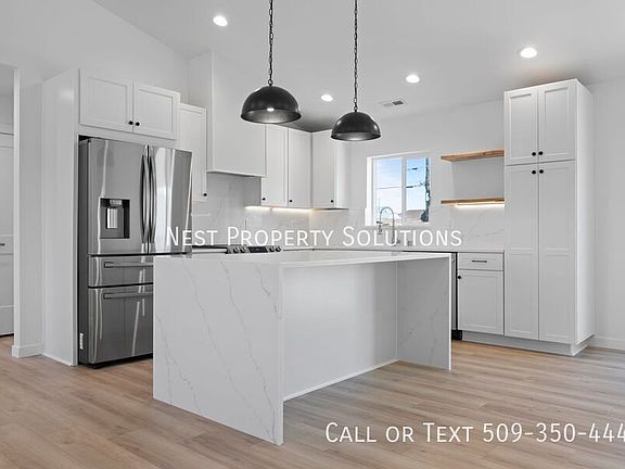 2nd image of 914 N Washington Ct