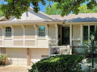 10020 Oakridge Dr, Overland Park, KS 66212