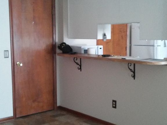 5th image of 4423 Brookshire Cir