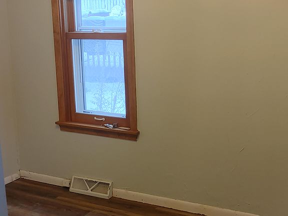 Bedroom with Fandelier