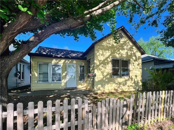 3022 S 19th St, Saint Joseph, MO 64503