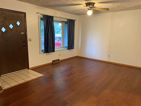 2nd image of 611 Arnold Ave