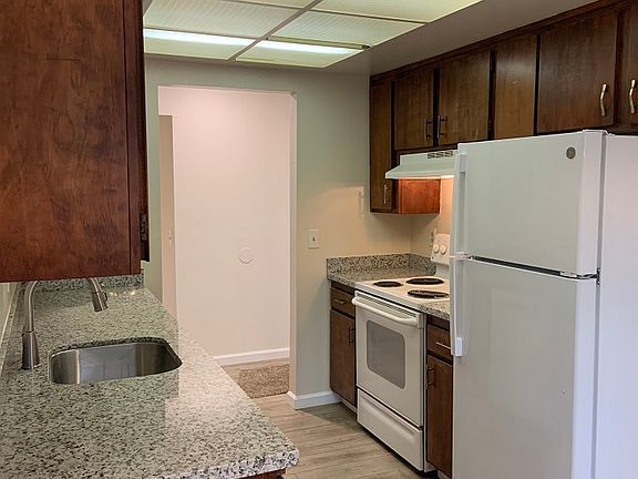 4th image of 1524 Main St #1524