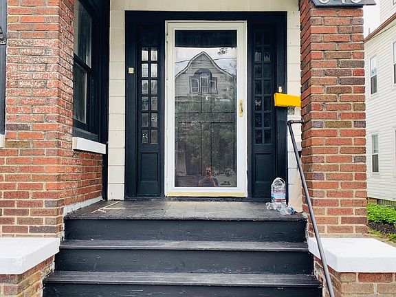 2nd image of 643 Chilton Ave Floor 1