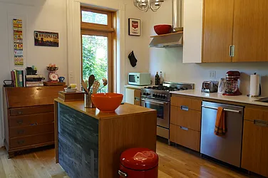 Rented by Alexandra Ferguson, LREB