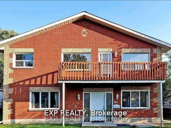 201 Garden Ave, Georgina, ON L4P 2L3