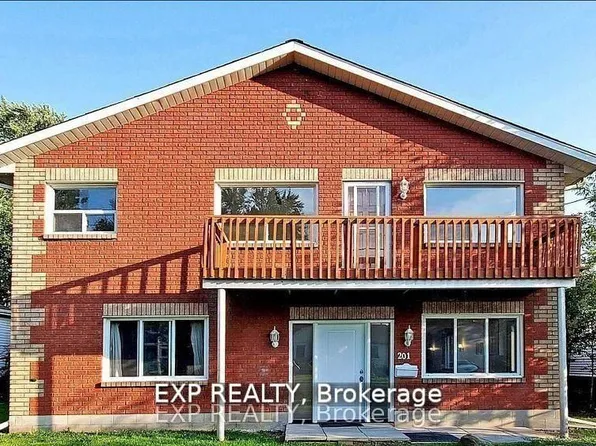 201 Garden Ave, Georgina, ON L4P 2L3