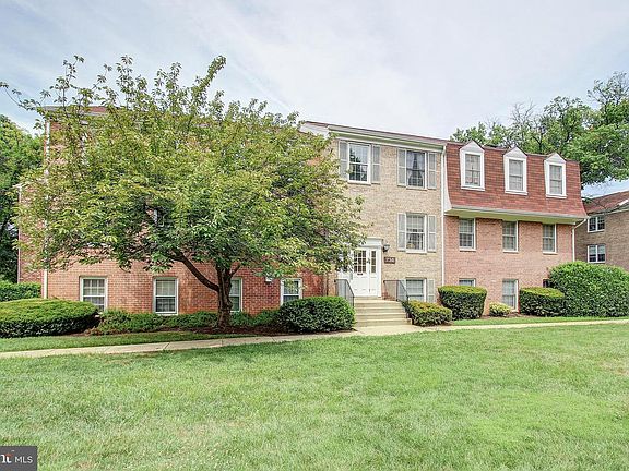 2nd image of 734 Quince Orchard Blvd APT 101