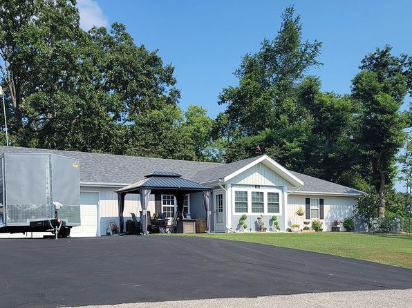 226 Hunt Club Cir