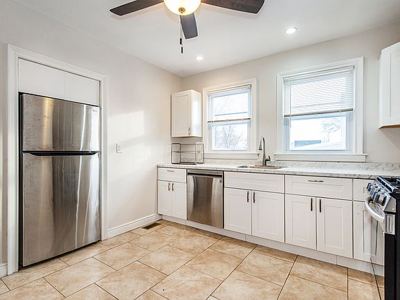 3rd image of 47 Lincoln Ave #1A