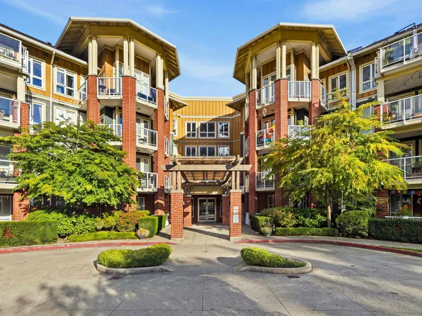 14 E Royal Ave #305, New Westminster, BC V3L 5W5