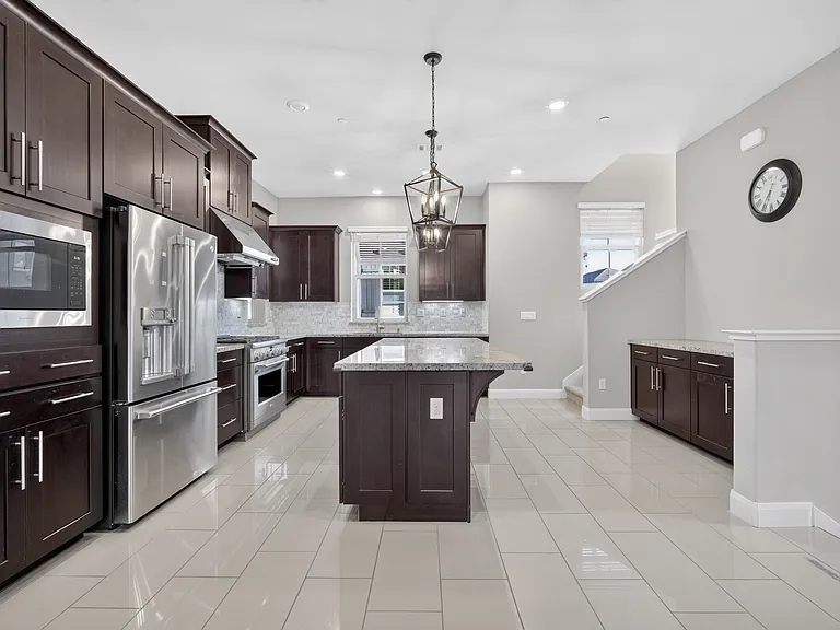 1606 Hidden Creek Ln — Photo 11