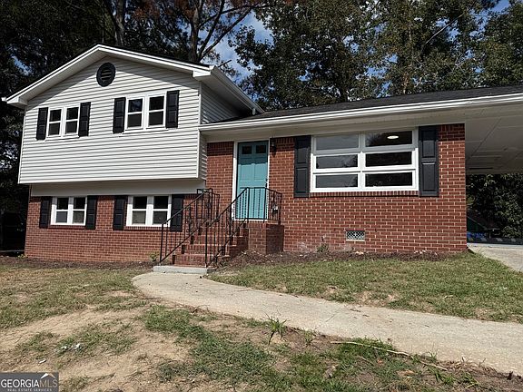 4th image of 3229 Vanderbilt Ln NW