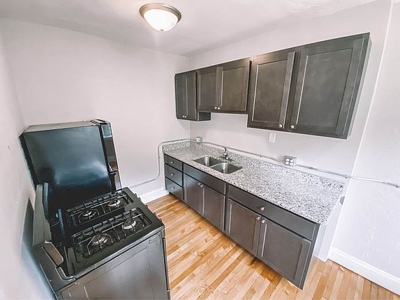 5th image of 942 N 15th St Unit 19