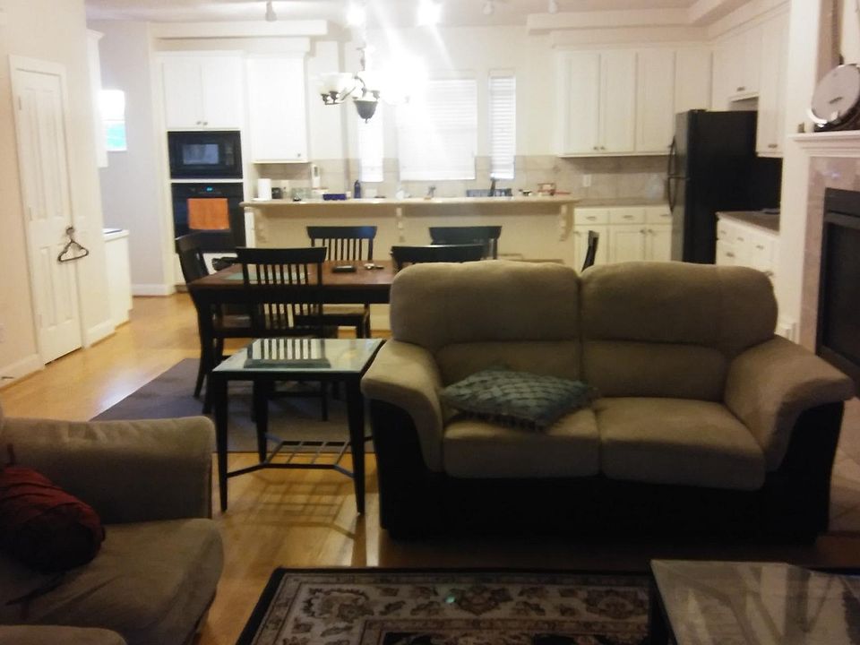 Common area - Kitchen, Breakfast area, Living room and Balco