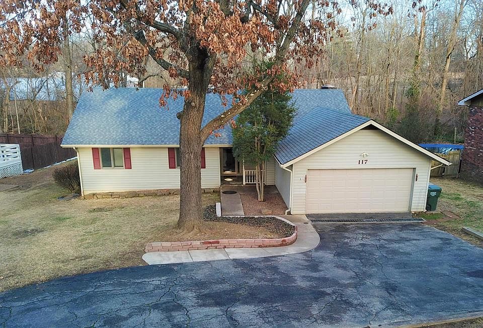 1st image of 117 Genevieve Dr