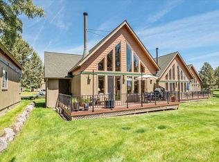 8758 Cliff Swallow Dr, Redmond, OR 97756