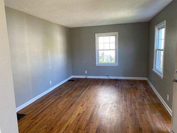 3rd image of 1734 Ashbrook Dr