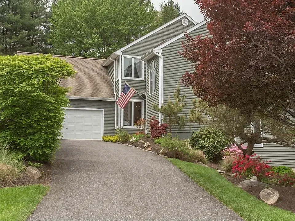 13 Horseshoe Ln