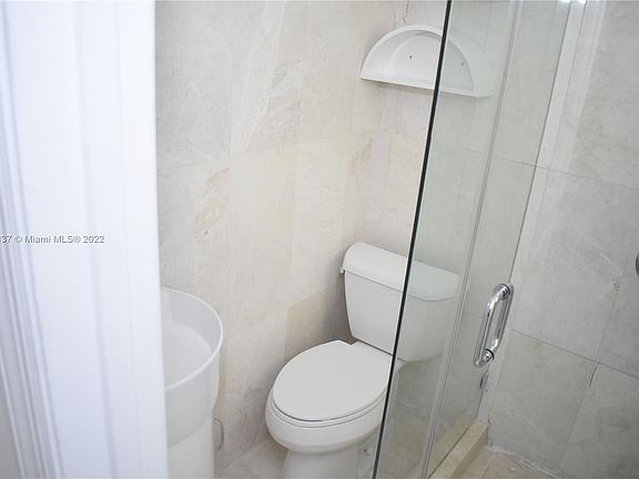 3rd image of 1777 Michigan Ave APT 202