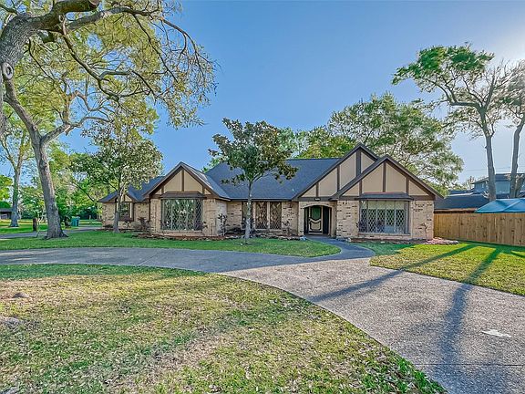 3rd image of 2514 Loganberry Cir