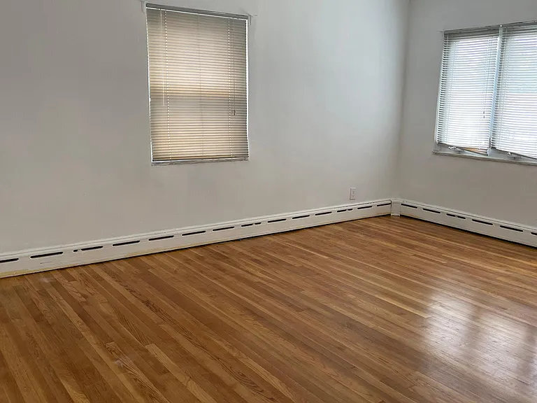106 Lincoln Ave — Photo 5