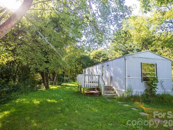 56 Longs Chapel Rd, Weaverville, NC 28787