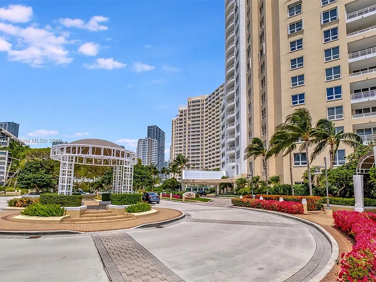 848 Brickell Key Dr #2602 — Photo 3